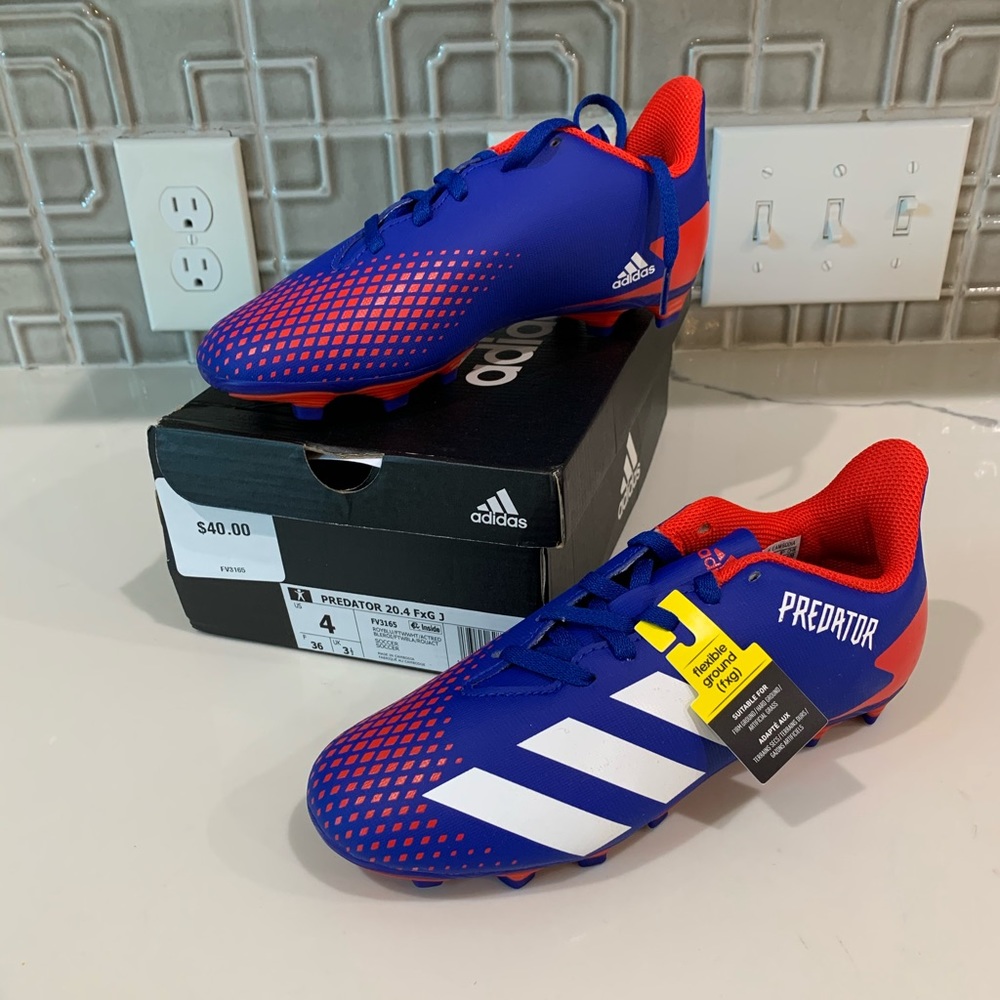 NEW Adidas Soccer Cleats Boys sz4